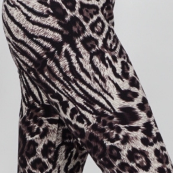 Animal print casual leggings. Slxc1 - Picture 3 of 3